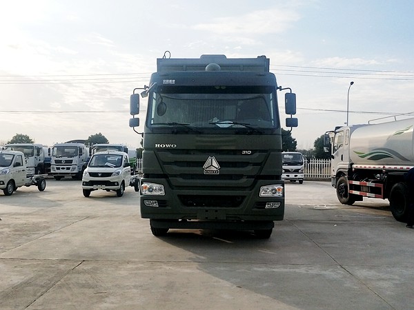 重汽后單橋宿營(yíng)車(chē)滿(mǎn)足24人住宿
