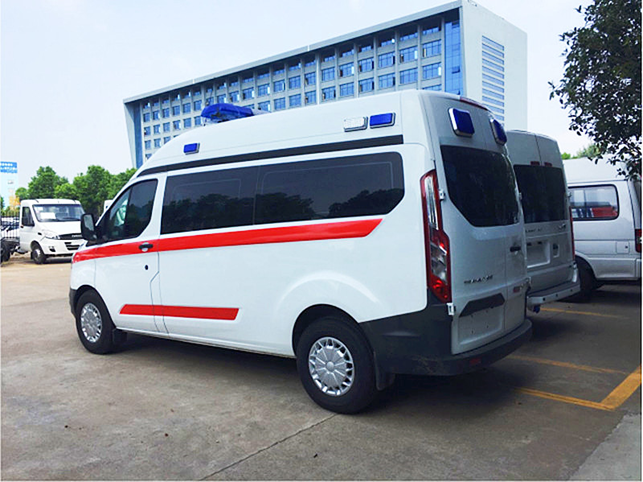 福特全順V362短軸中頂柴油版救護車