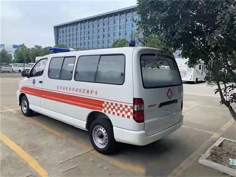 國六金杯新快運救護(hù)車（轉(zhuǎn)運型）